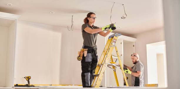 Best Affordable Emergency Electrician  in Waunakee, WI